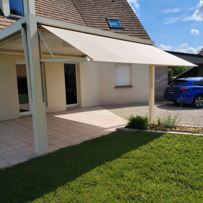 pergola avec store