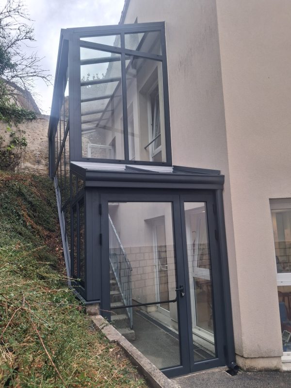 Véranda pour escalier extérieur mairie Yvelines