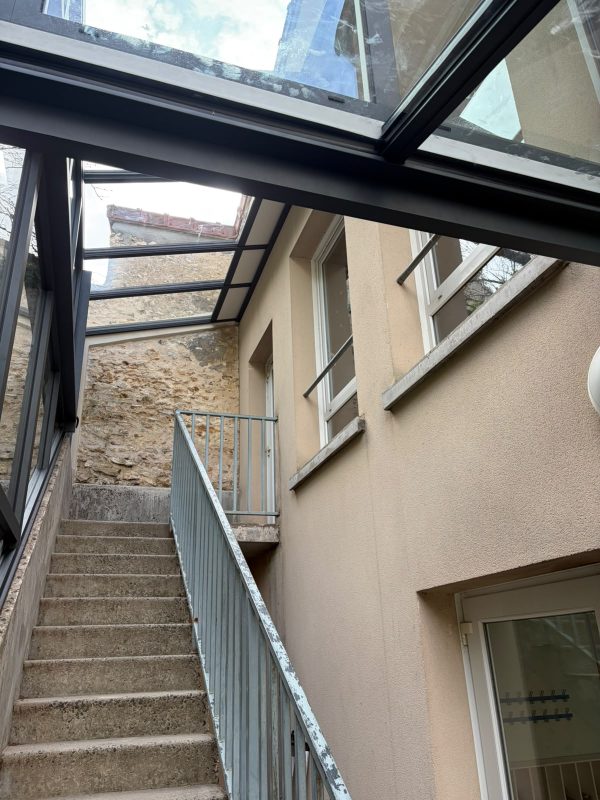 Véranda pour escalier extérieur mairie Yvelines intérieur